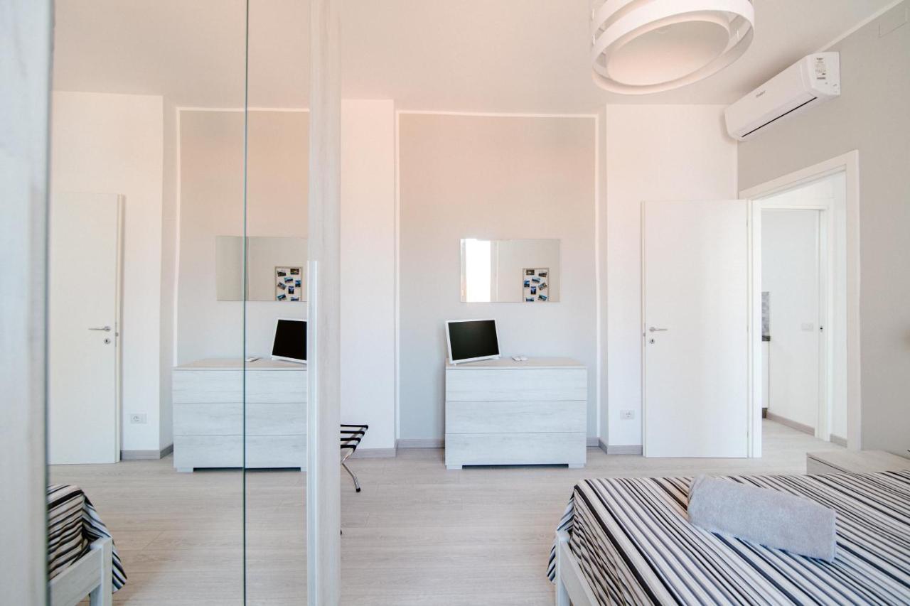 Bright Home - The House Of Travelers Комо Экстерьер фото