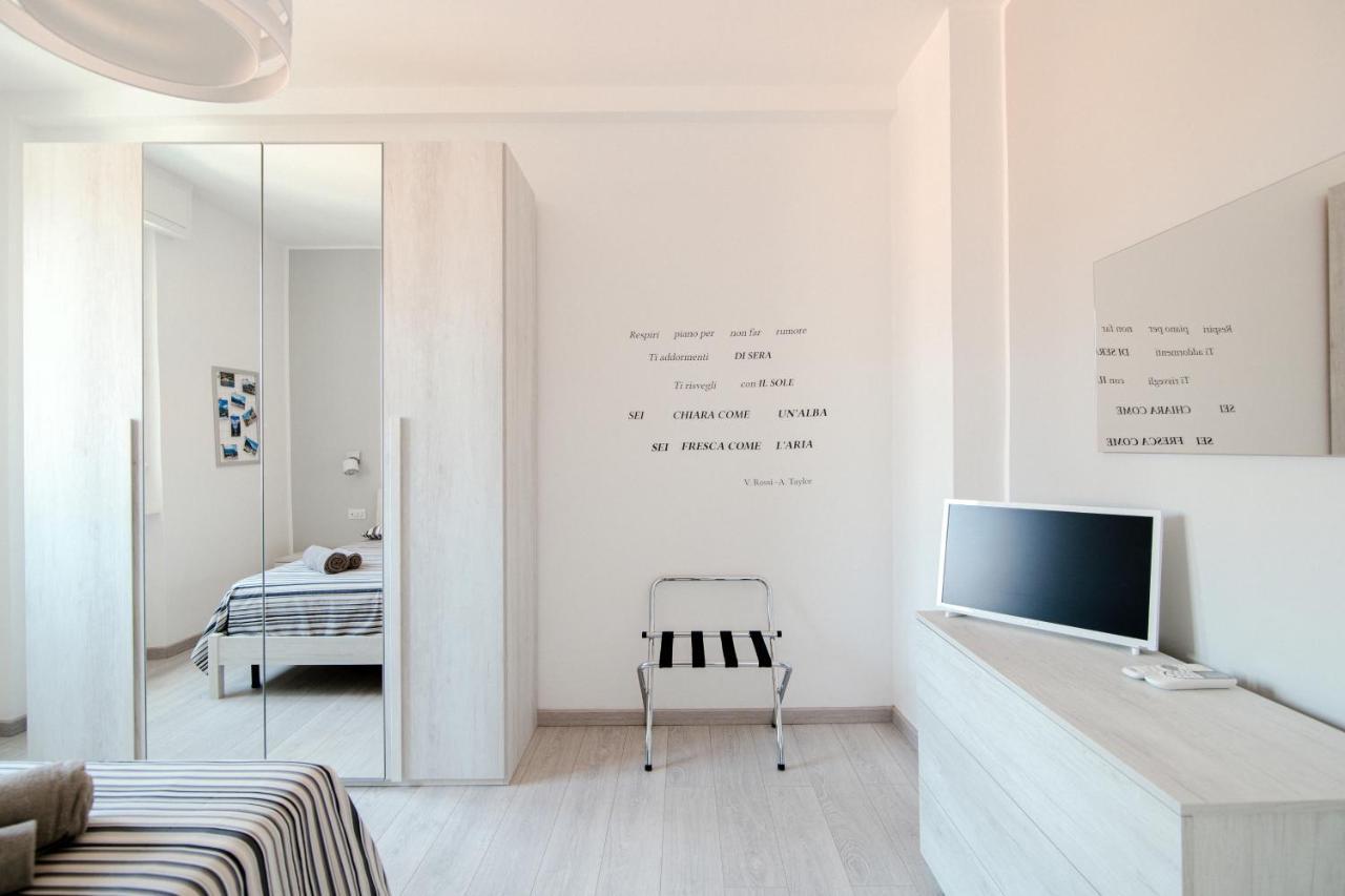 Bright Home - The House Of Travelers Комо Экстерьер фото